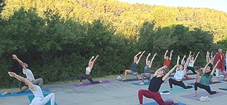 Retiro de yoga integral, meditación, naturaleza